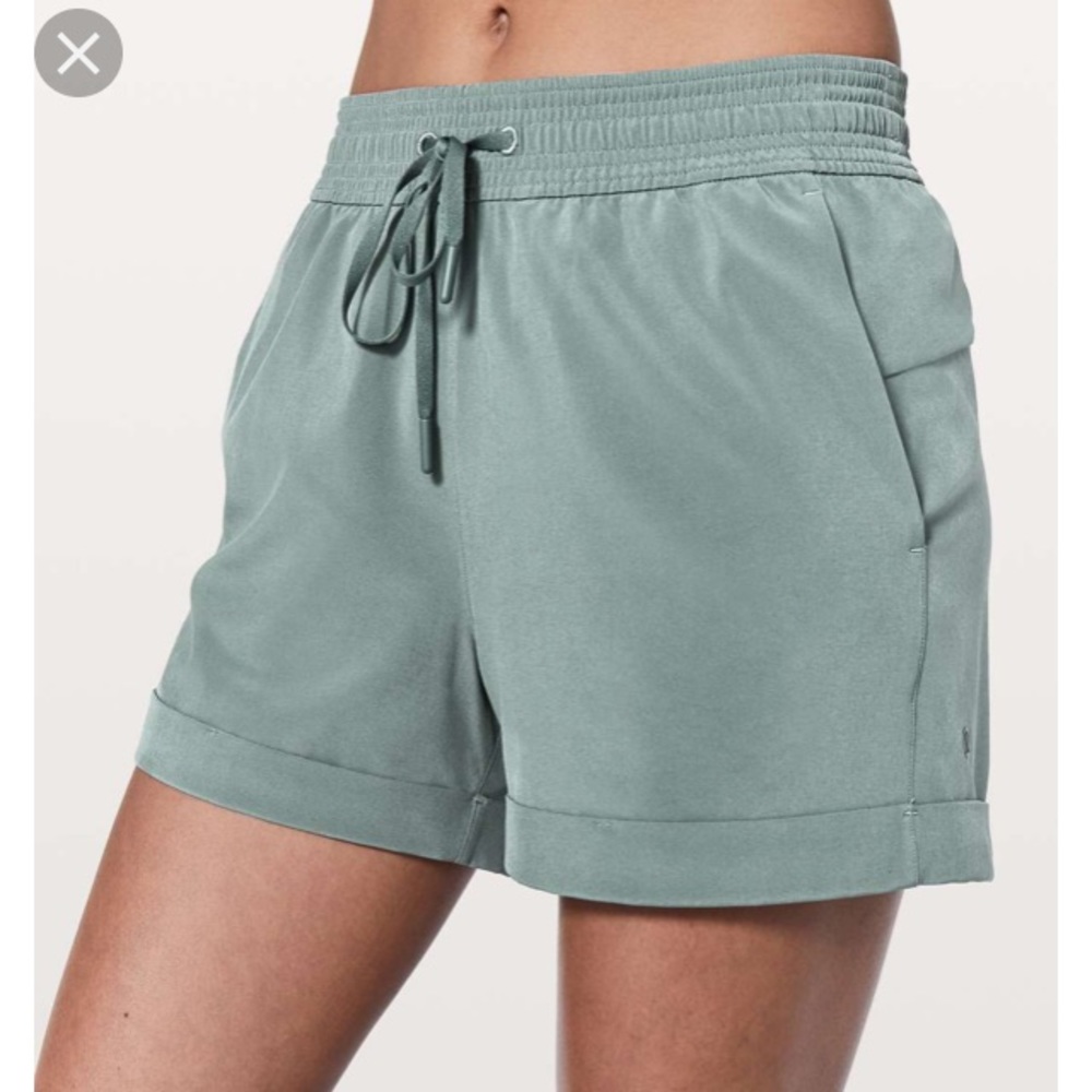 Lululemon spring break away short